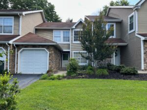 15 Saddle Ct