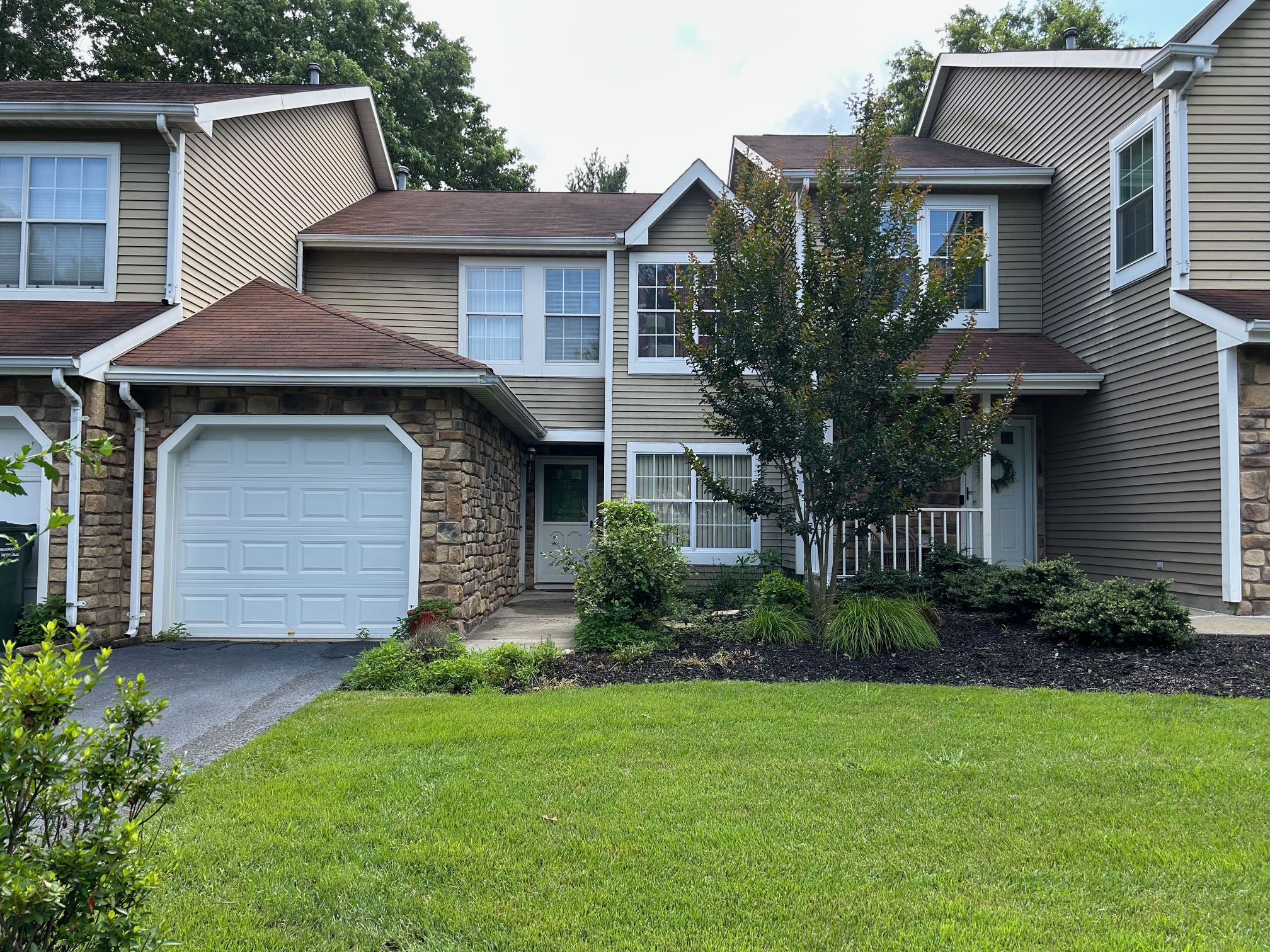 15 Saddle Ct